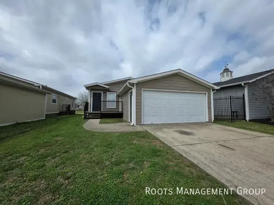 15830 Reddy Ln #15830R - Photo 2 of 24