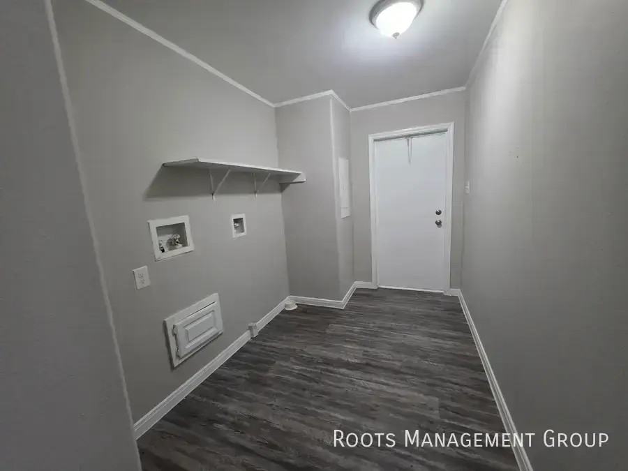 15770 Clarke Springs Dr #15770C - Photo 4 of 21
