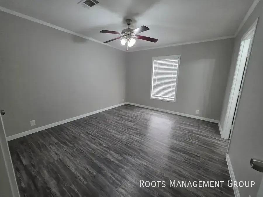 15770 Clarke Springs Dr #15770C - Photo 5 of 21