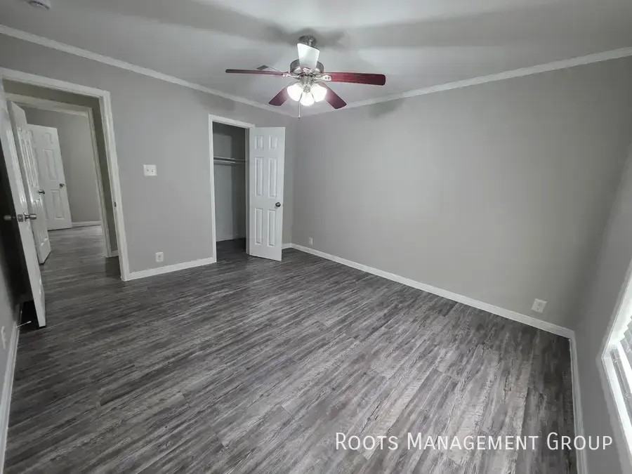 15770 Clarke Springs Dr #15770C - Photo 6 of 21