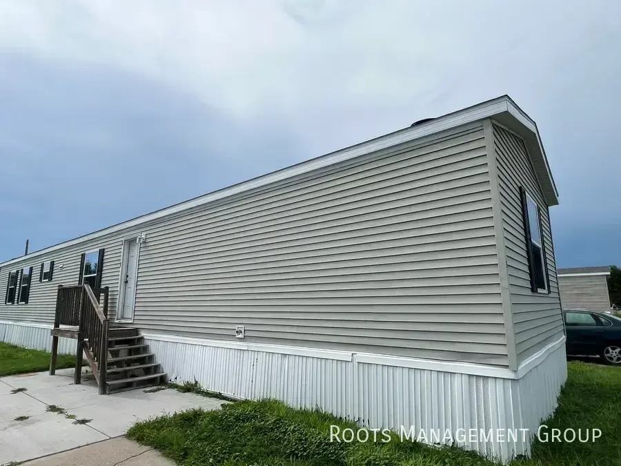 2300 E Philip Ave Trlr 44a #44A - Photo 2 of 16