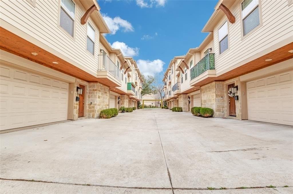 6140 Oram St #3 - Photo 4 of 35