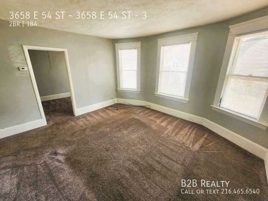 3658 E 54 ST - 3658 E 54 ST #3 - Photo 4 of 11