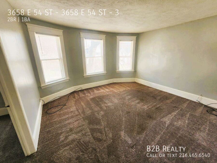 3658 E 54 ST - 3658 E 54 ST #3 - Photo 5 of 11