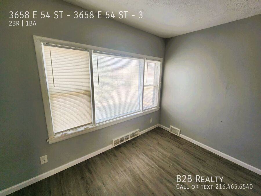 3658 E 54 ST - 3658 E 54 ST #3 - Photo 7 of 11