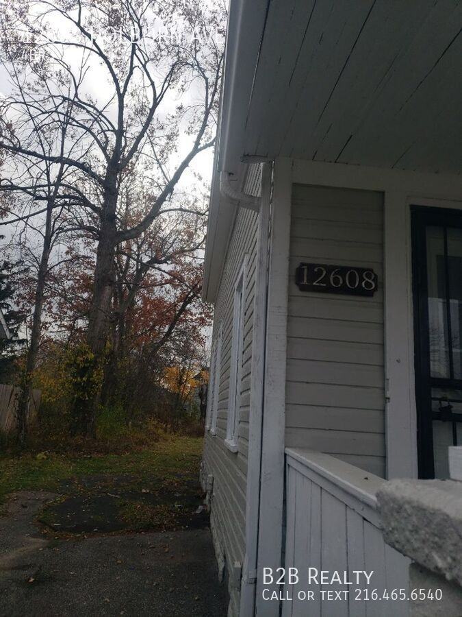 12608 Holborn Ave - Photo 3 of 21