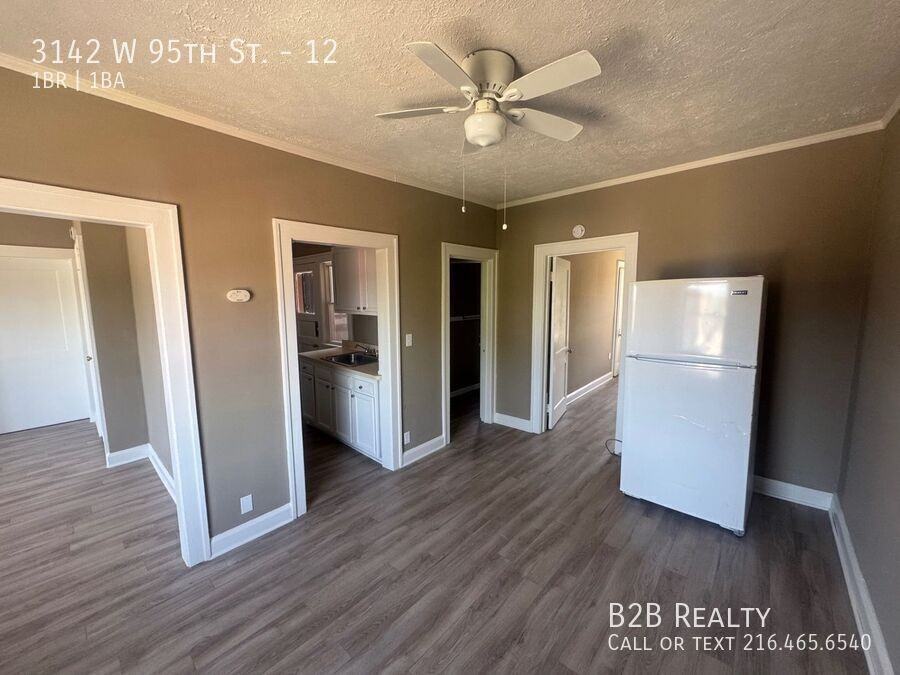 3142 W 95th St #12 - Photo 4 of 21