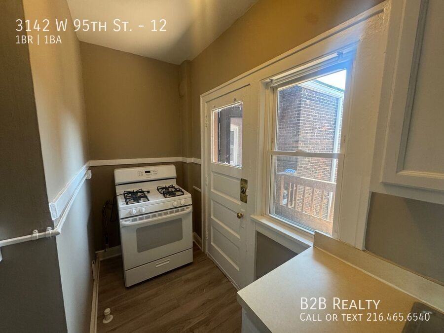 3142 W 95th St #12 - Photo 7 of 21