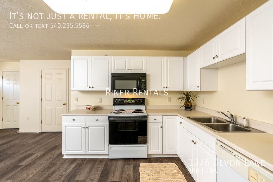 1376 Devon Ln - Photo 4 of 41