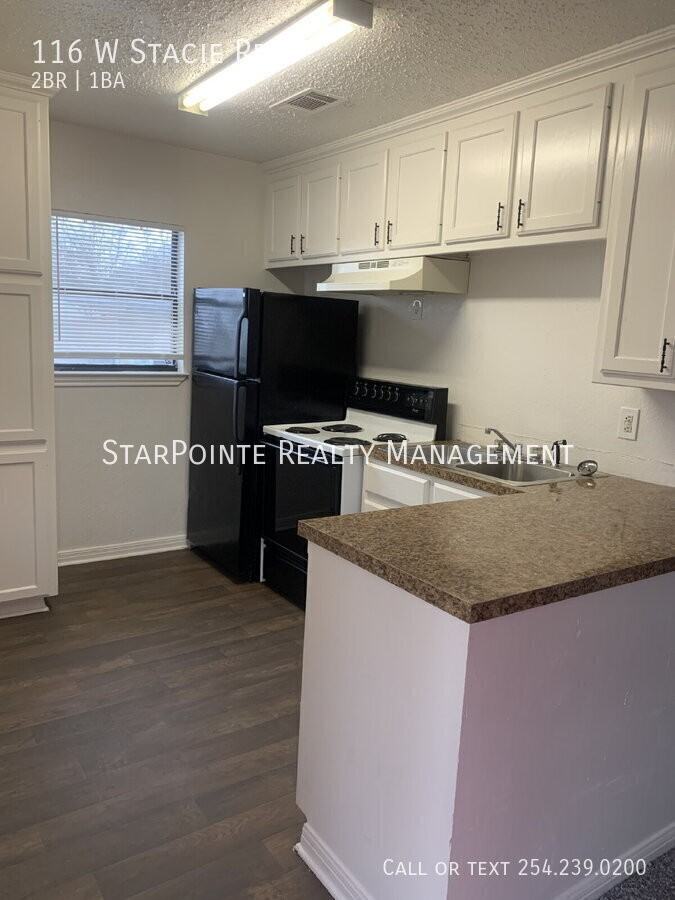 116 W Stacie Rd - Photo 2 of 8