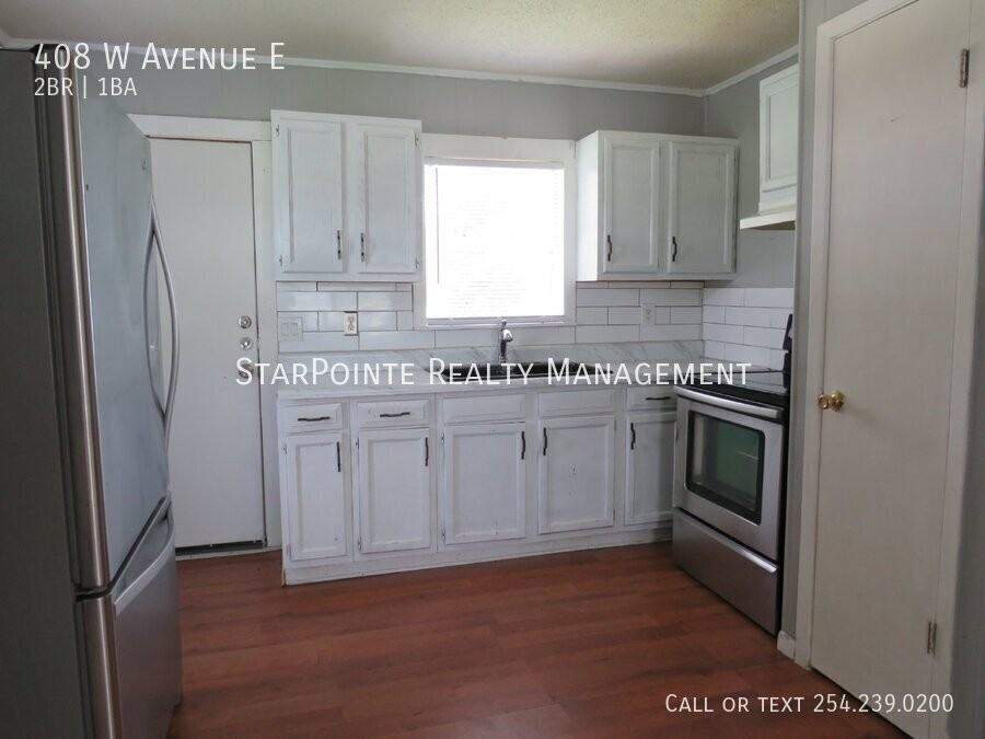 408 W Avenue E - Photo 3 of 7