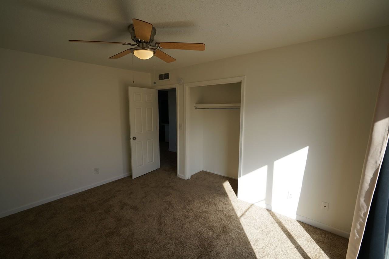 2525 Bremer Dr - Photo 4 of 6