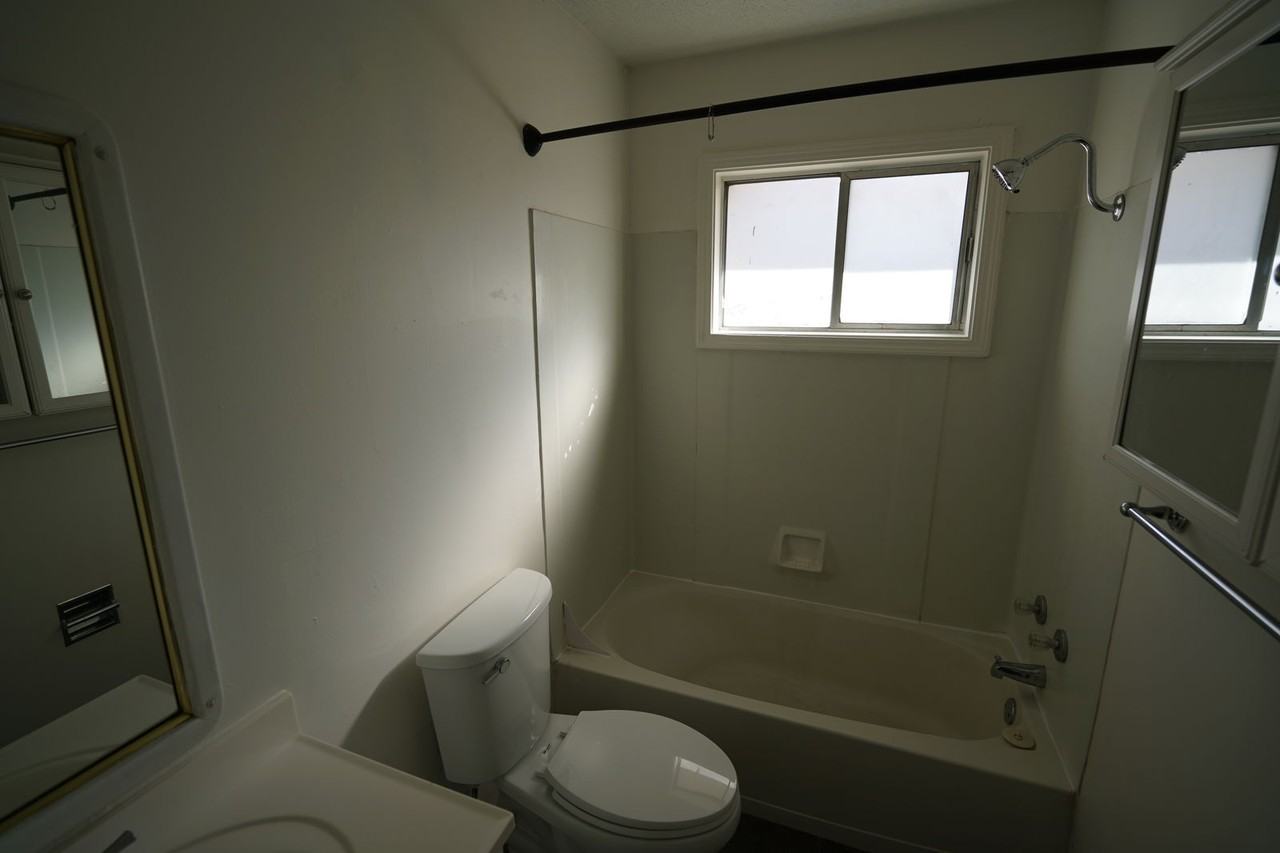 2525 Bremer Dr - Photo 6 of 6