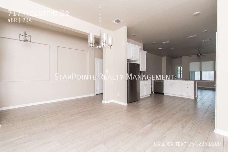717 Holstein Dr - Photo 3 of 27