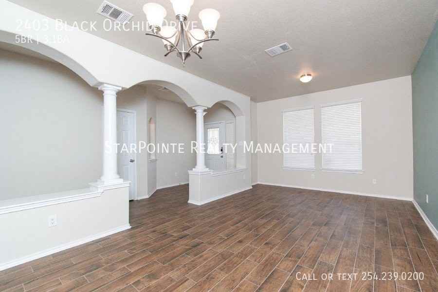 2403 Black Orchid Dr - Photo 3 of 33
