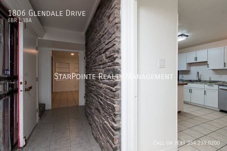 1806 Glendale Dr - Photo 3 of 42