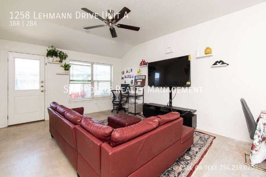 1258 Lehmann Apt A - Photo 2 of 16