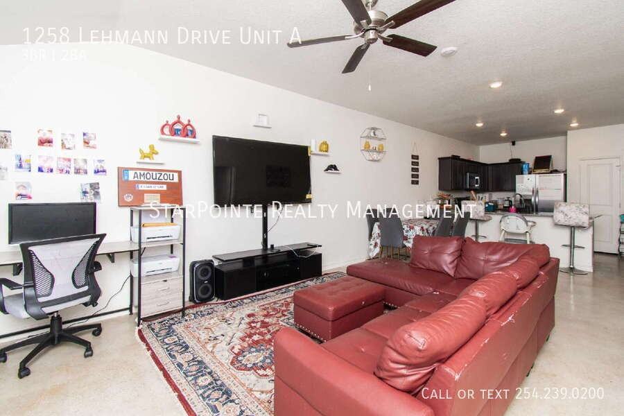 1258 Lehmann Apt A - Photo 3 of 16