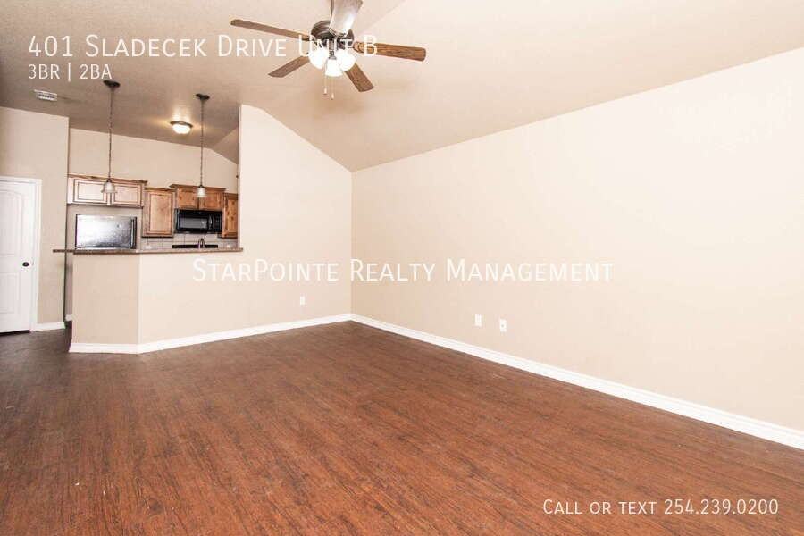401 Sladecek Dr Unit B - Photo 2 of 18