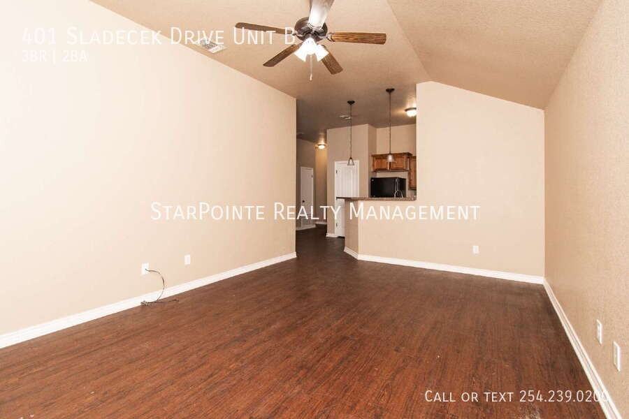 401 Sladecek Dr Unit B - Photo 3 of 18
