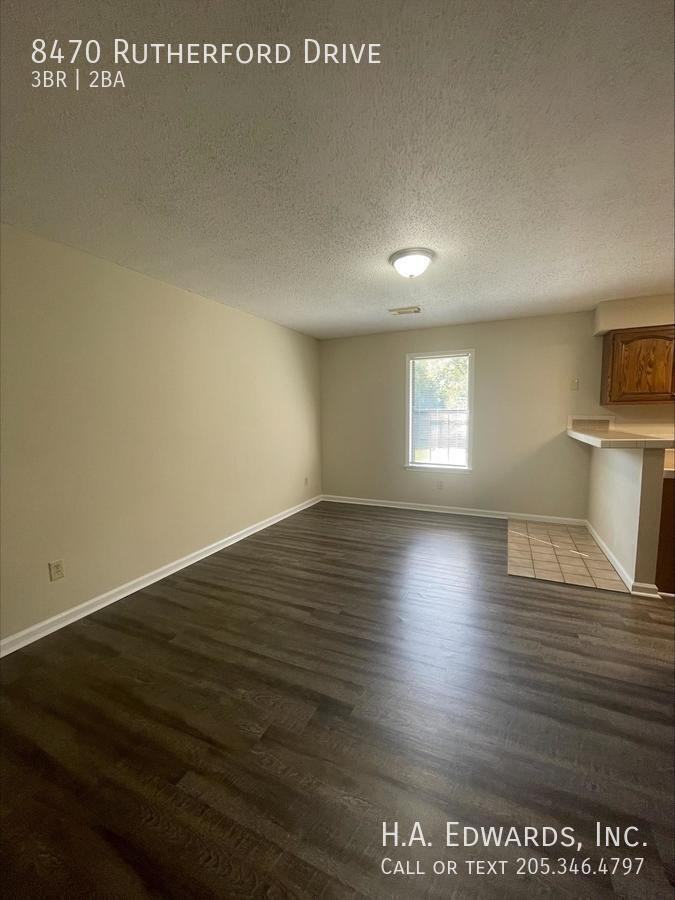 8470 Rutherford Dr - Photo 3 of 10