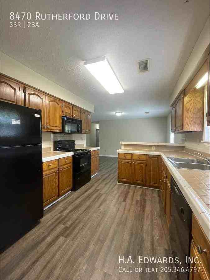 8470 Rutherford Dr - Photo 4 of 10