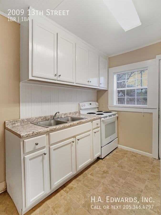 2009 13th St - Photo 7 of 12