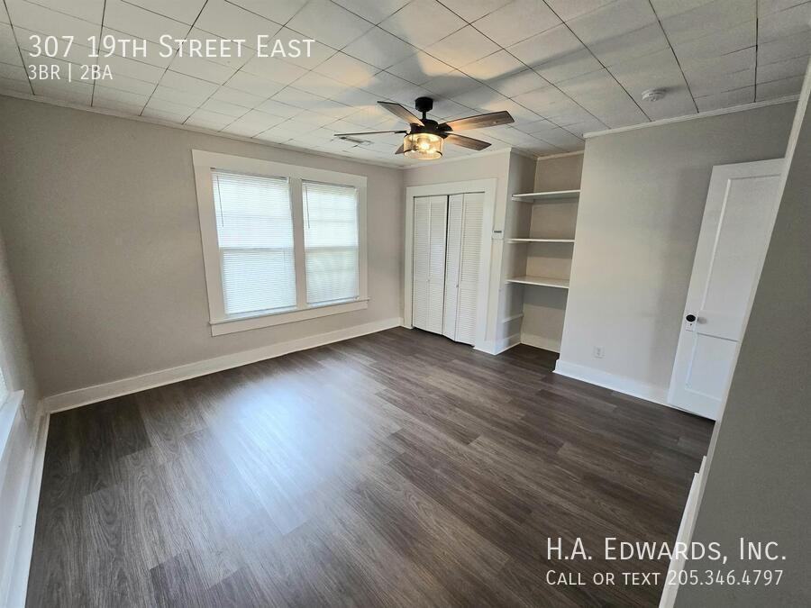 307 19th St E - Photo 7 of 22