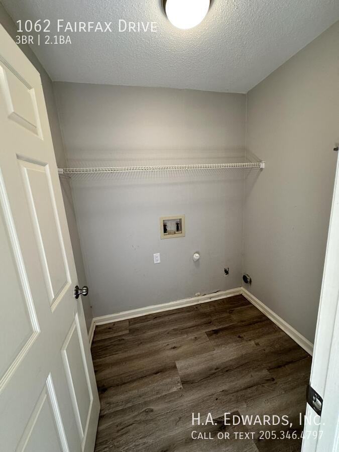 1062 Fairfax Dr - Photo 3 of 17