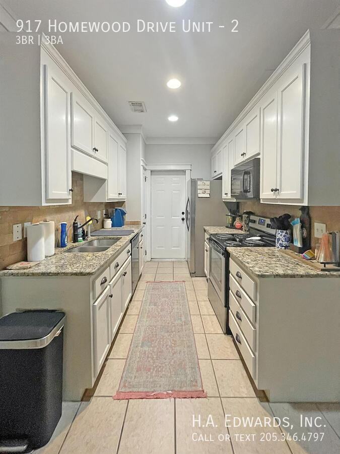 917 Homewood Dr #2 - Photo 3 of 18