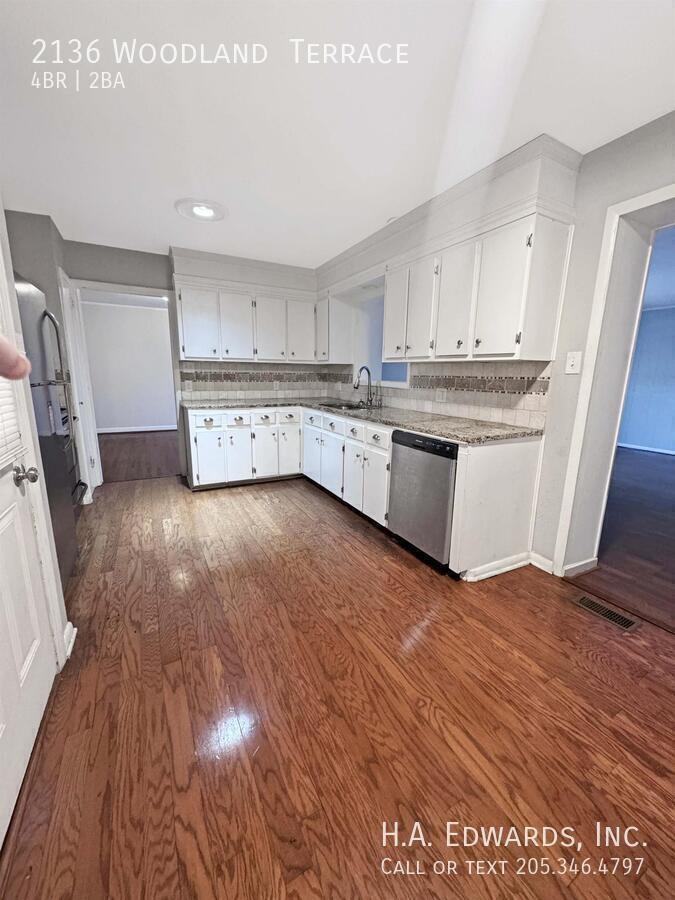 2136 Woodland Ter - Photo 4 of 15