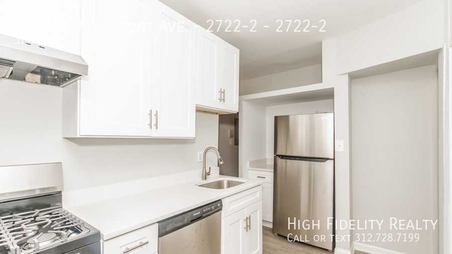2722 W Rosemont Ave #2722-2 - Photo 2 of 7