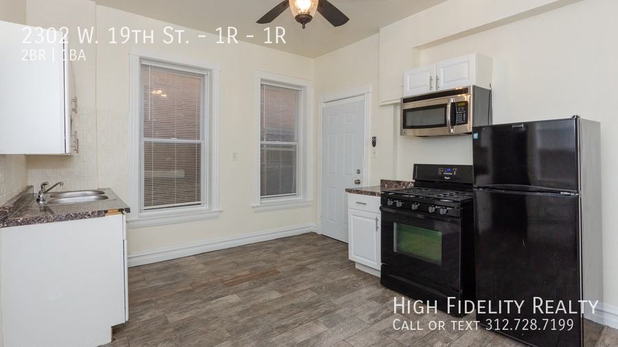 2302 W 19th St #1R - Photo 2 of 10