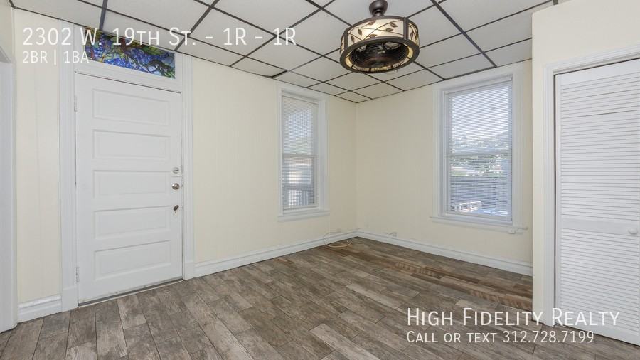 2302 W 19th St #1R - Photo 5 of 10