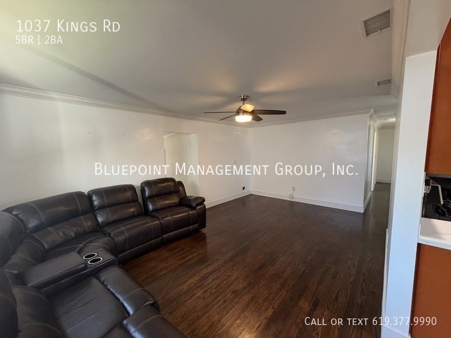 1037 Kings Rd - Photo 6 of 26
