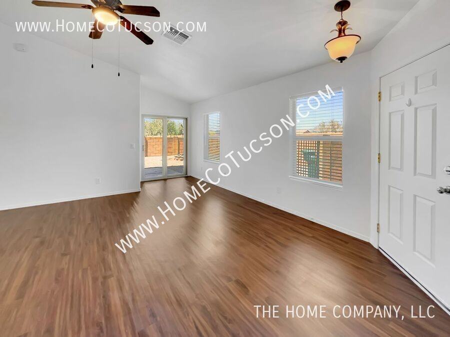 7622 W August Moon Pl - Photo 6 of 33