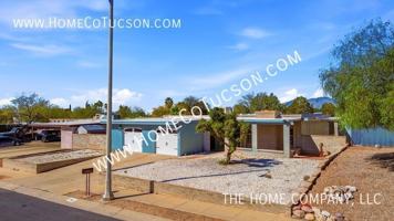 featured image of 7461 E Victoria Dr