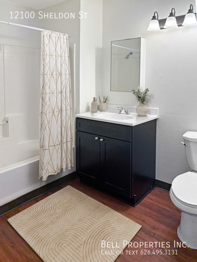 12100 Sheldon St - Photo 6 of 18