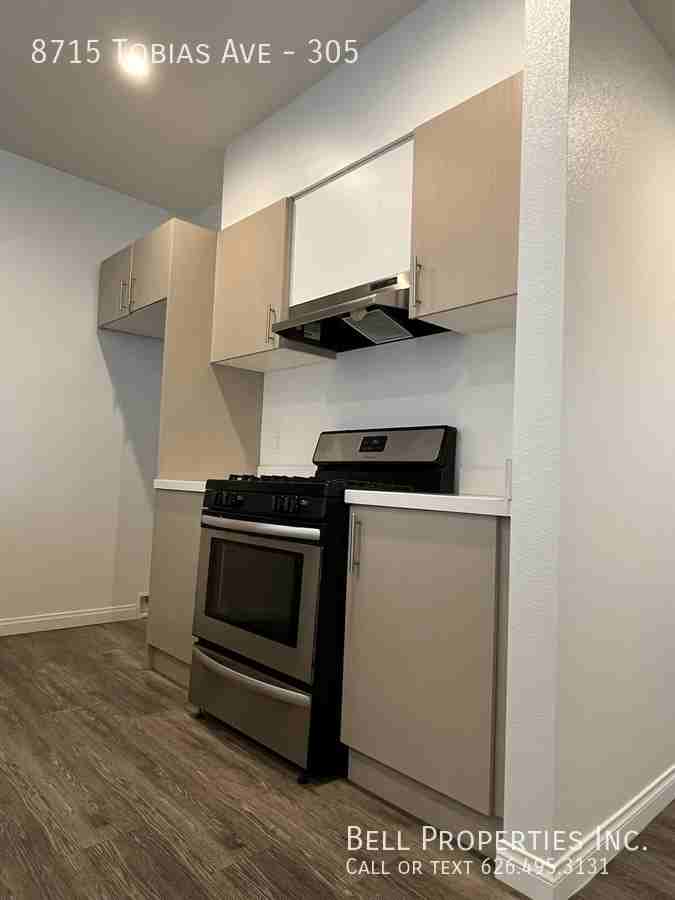 8715 Tobias Ave #305 - Photo 3 of 10