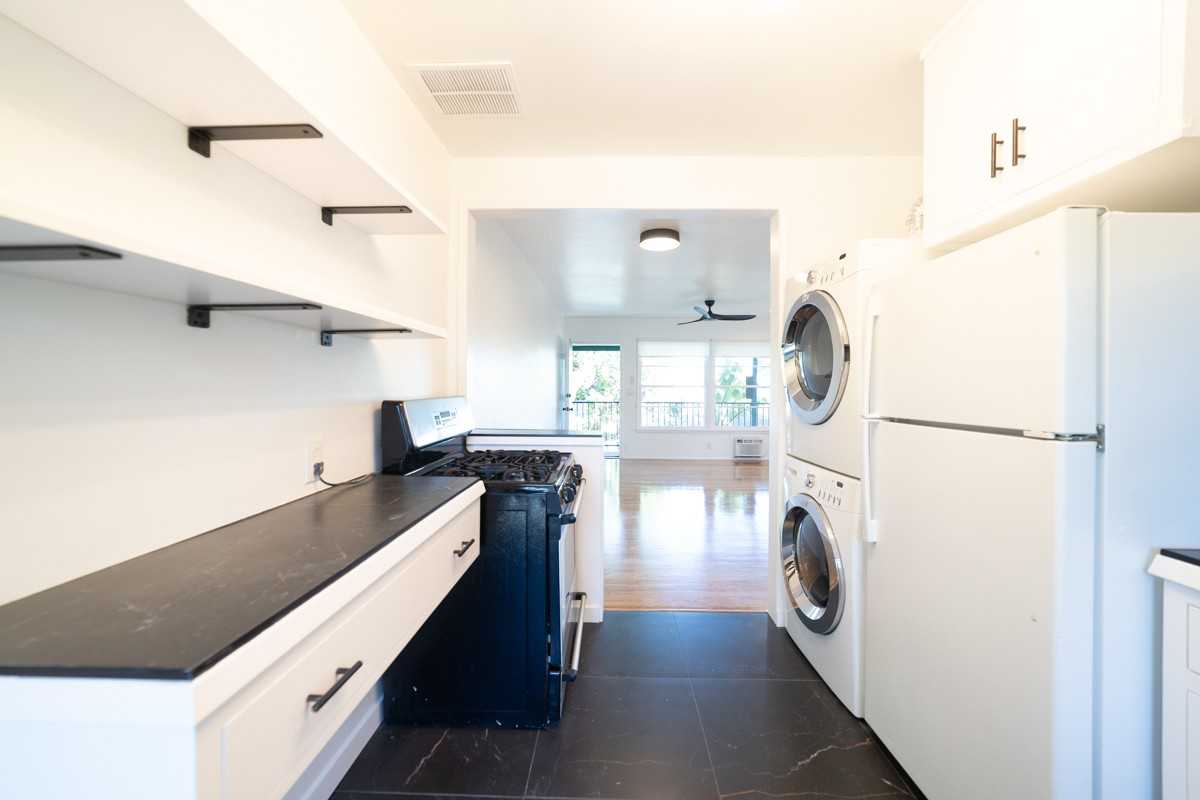 11638 Riverside Dr #5 - Photo 5 of 19