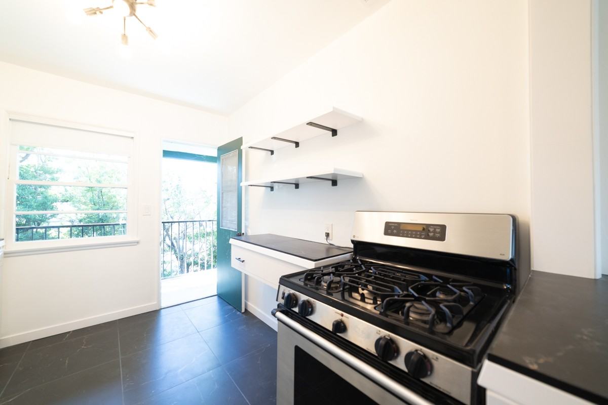 11638 Riverside Dr #5 - Photo 6 of 19