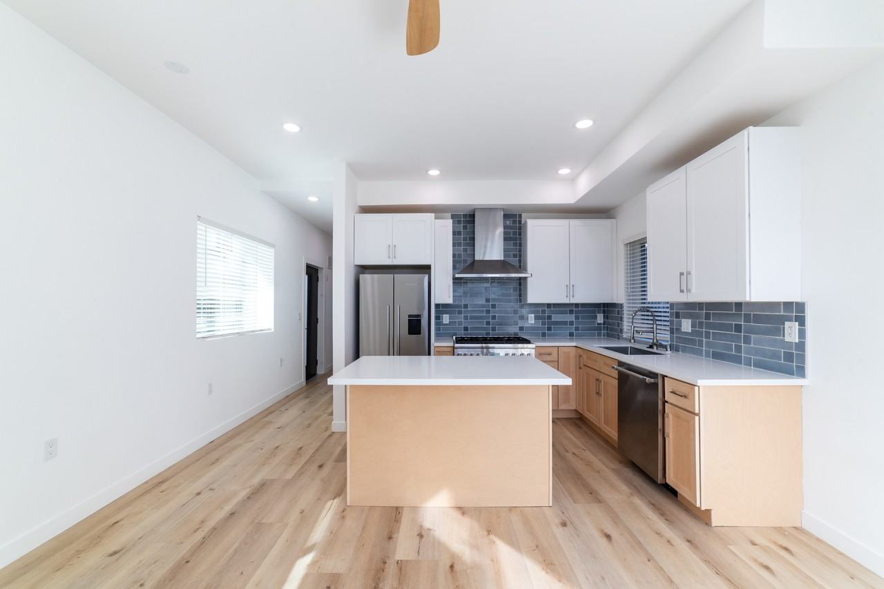 4369 Rosewood Ave - Photo 6 of 34