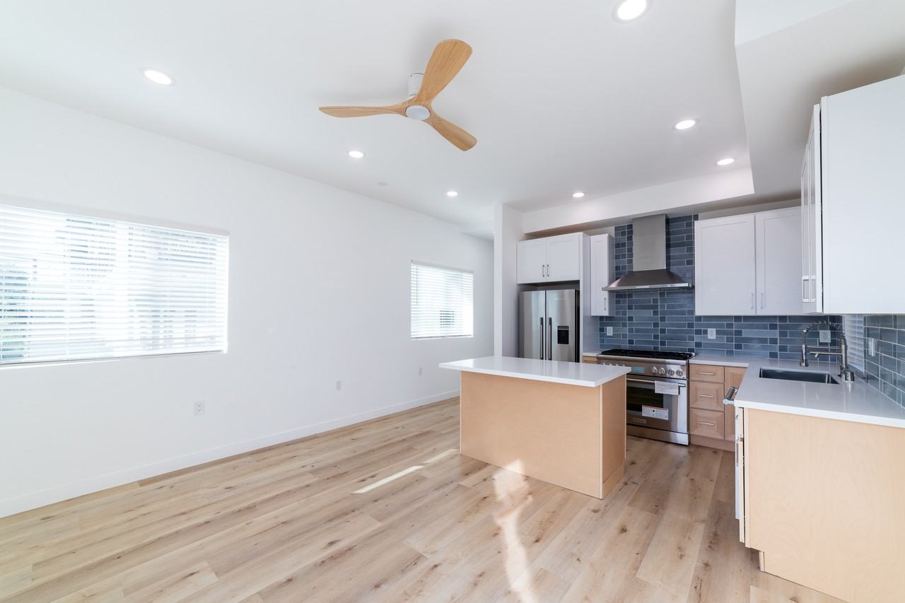 4369 Rosewood Ave - Photo 7 of 34