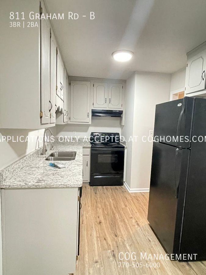 811 Graham Rd #B - Photo 5 of 10