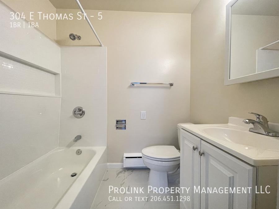 304 E Thomas St #5 - Photo 5 of 13