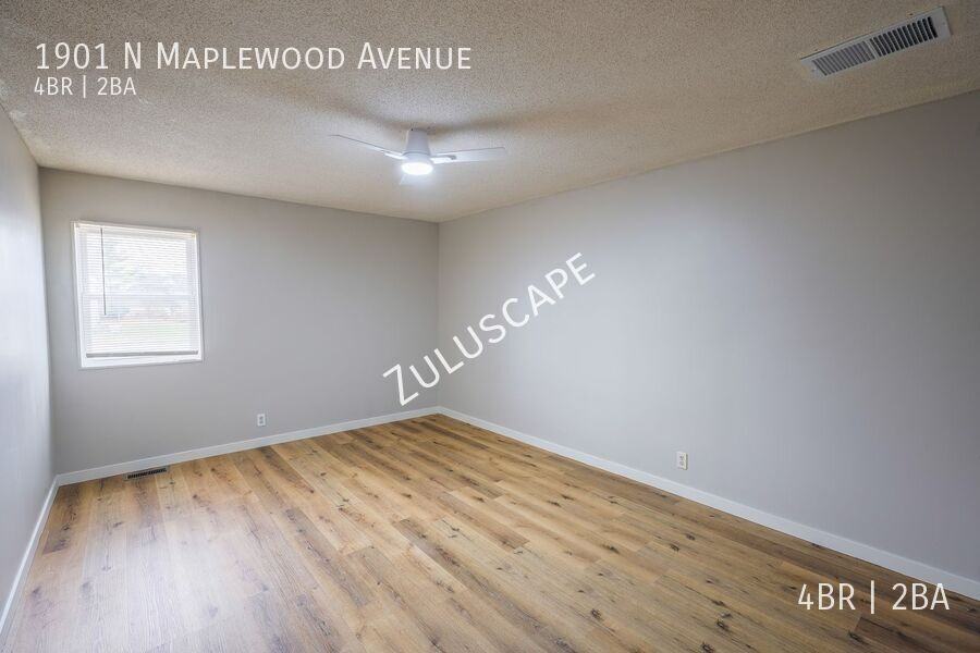 1901 N Maplewood Ave - Photo 6 of 24