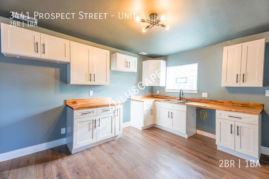 3441 Prospect St #B - Photo 3 of 10