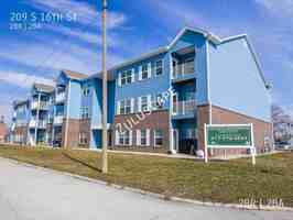 featured image of 209 S 16th St