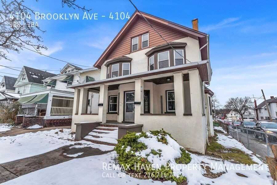 4104 Brooklyn Ave #4104 - Photo 2 of 24