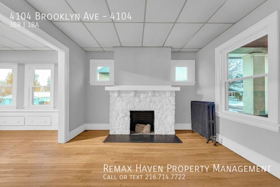 4104 Brooklyn Ave #4104 - Photo 4 of 24
